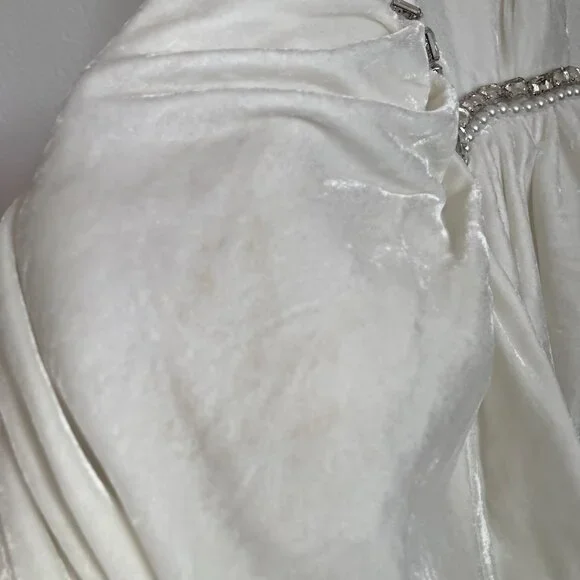 Nana Jacqueline Sienna Halter Bubble Hem Jumpsuit in White - Picture 12 of 16